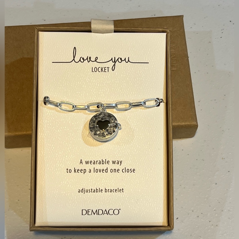 ❤️Demdaco Silver Heart Locket Bracelet in gift Box
